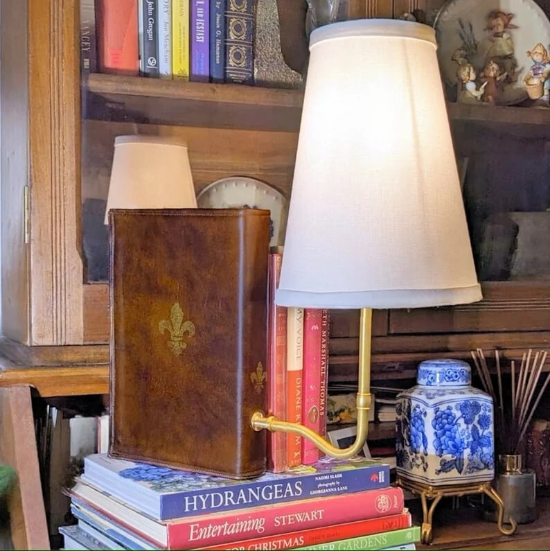 đ Varhainen joulualennus 49 % đ "Classic" Literary Lamppu - ParistokĂ€yttöinen
