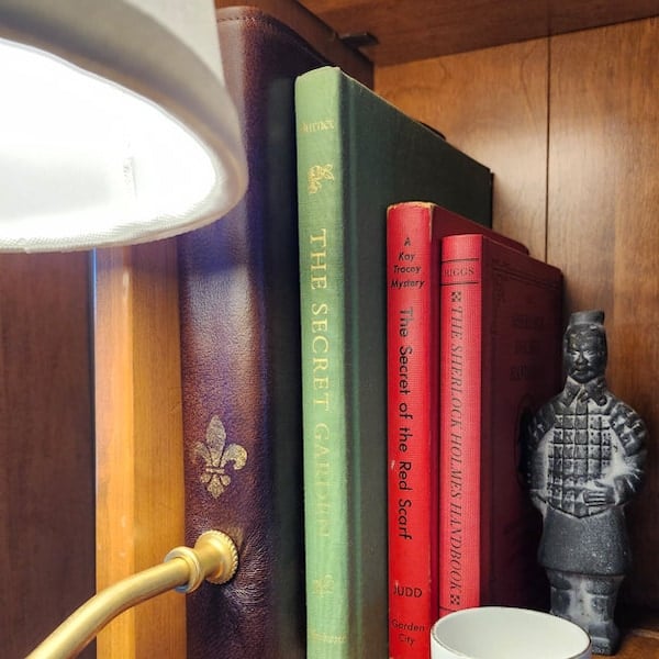 đ Varhainen joulualennus 49 % đ "Classic" Literary Lamppu - ParistokĂ€yttöinen