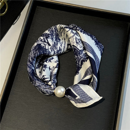 🤍 Magnetic scarf with a pearl – look elegant in seconds