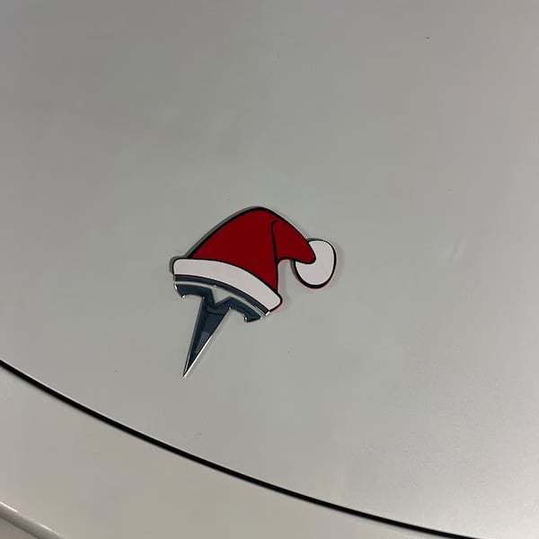🎅🚗 Julehue til bilens emblem — Vandtæt, genanvendelig julepynt til ethvert bilmærke