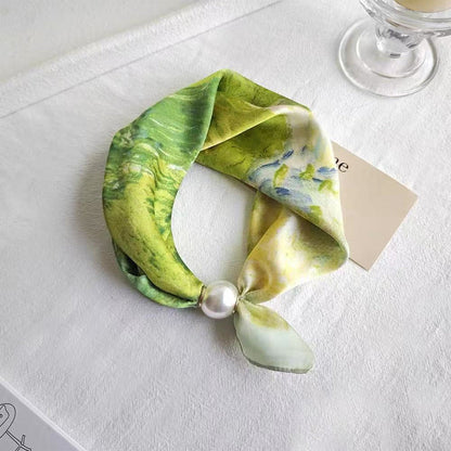 🤍 Magnetic scarf with a pearl – look elegant in seconds