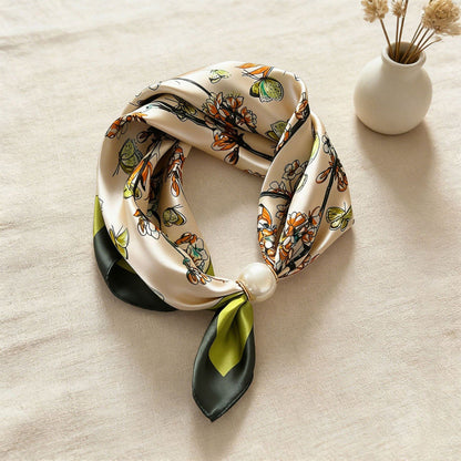 🤍 Magnetic scarf with a pearl – look elegant in seconds