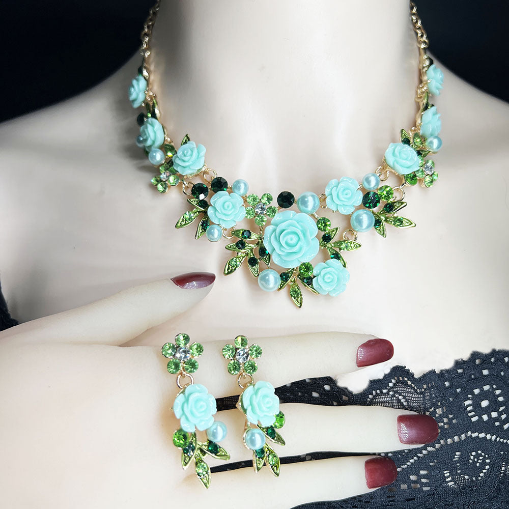 Emaljblomma med diamanter – Exklusiv pärlcollierset med kedja och örhängen