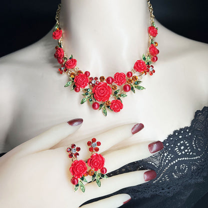 Emaljblomma med diamanter – Exklusiv pärlcollierset med kedja och örhängen