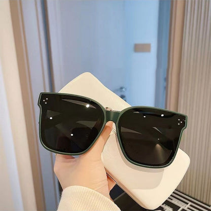 Polarisoidut ultraviolettisäteilyä estävät myopia-aurinkolasit