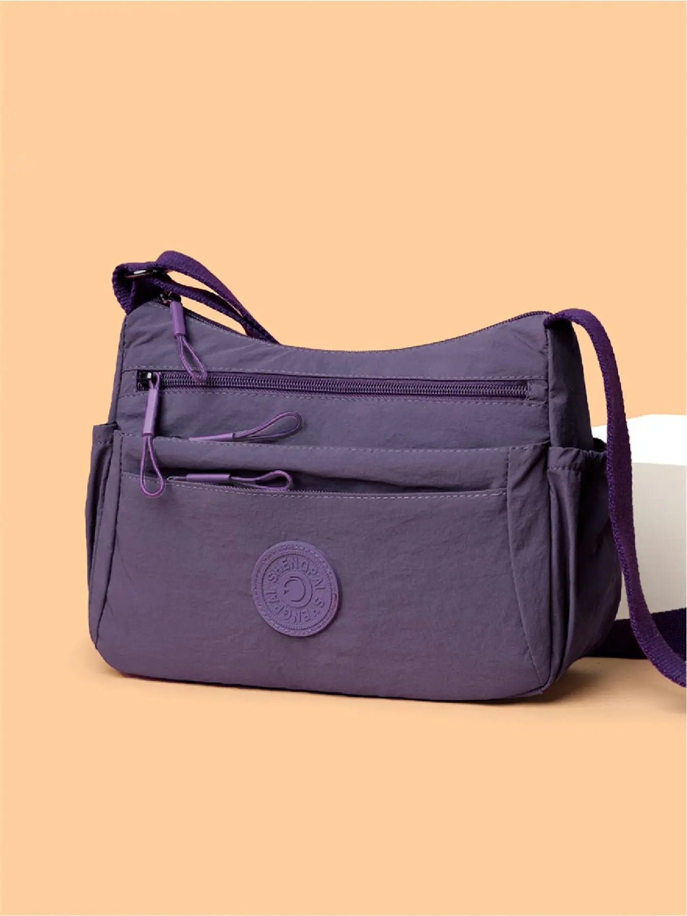 Hold orden på farten: Letvægts crossbody-taske med 5 smarte lynlåslommer ✨👜