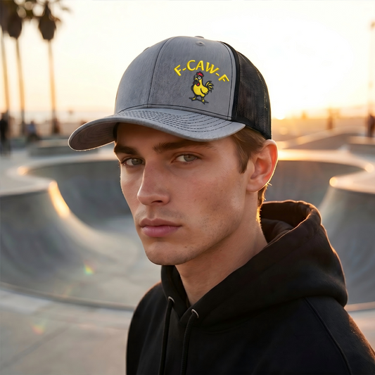 🧢 NYT -50% ALENNUS! ⏰ Nokkela brodeerattu kana-snapback-lippis – Puuvillaa ja säädettävä – Hauska design, täydellinen arkipäiviin tai lahjaksi – hengittävä ja mukava 🐔✨