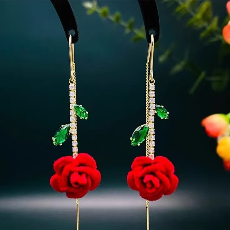 🌹✨KAMPAGNE -50%💎Rød-rosa øreringe med krystalstav – Threader-stil, mikro-indfattet & romantisk design (guld med grøn)