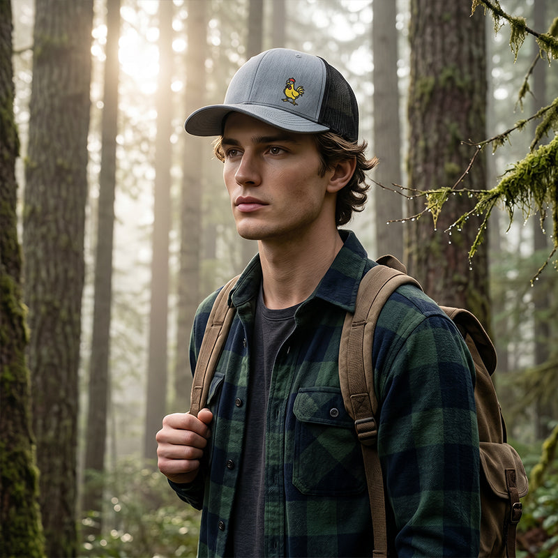 🧢 NYT -50% ALENNUS! ⏰ Nokkela brodeerattu kana-snapback-lippis – Puuvillaa ja säädettävä – Hauska design, täydellinen arkipäiviin tai lahjaksi – hengittävä ja mukava 🐔✨