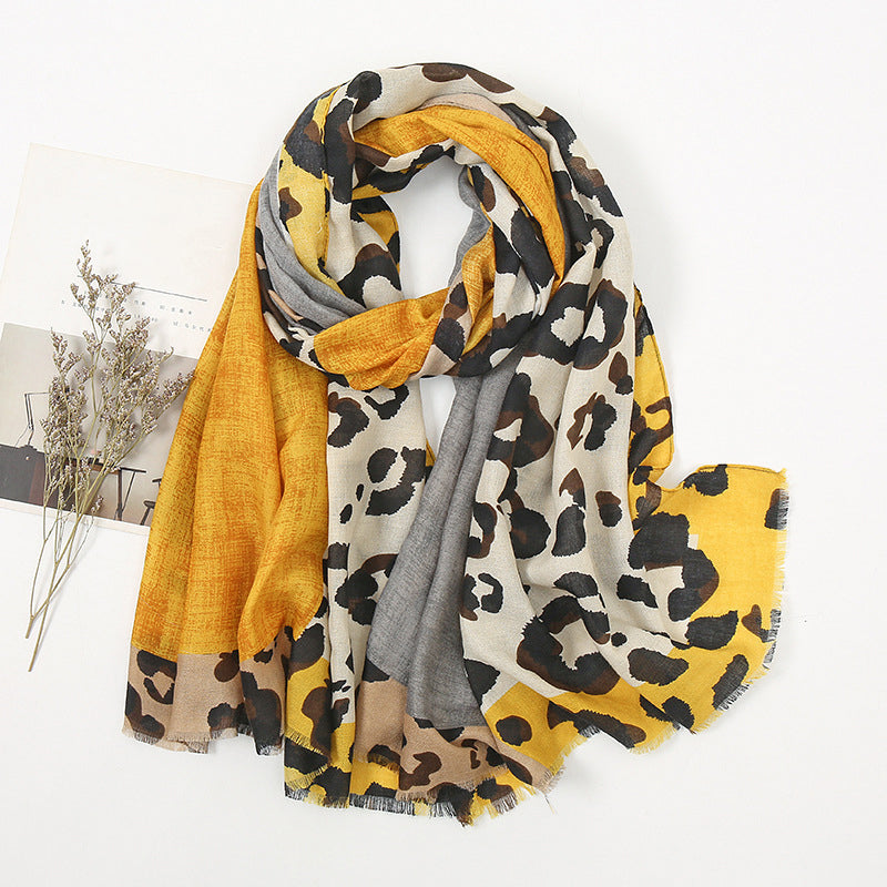 🧣✨ Alsidigt og let sjal med leopardmønster 🐆🤎